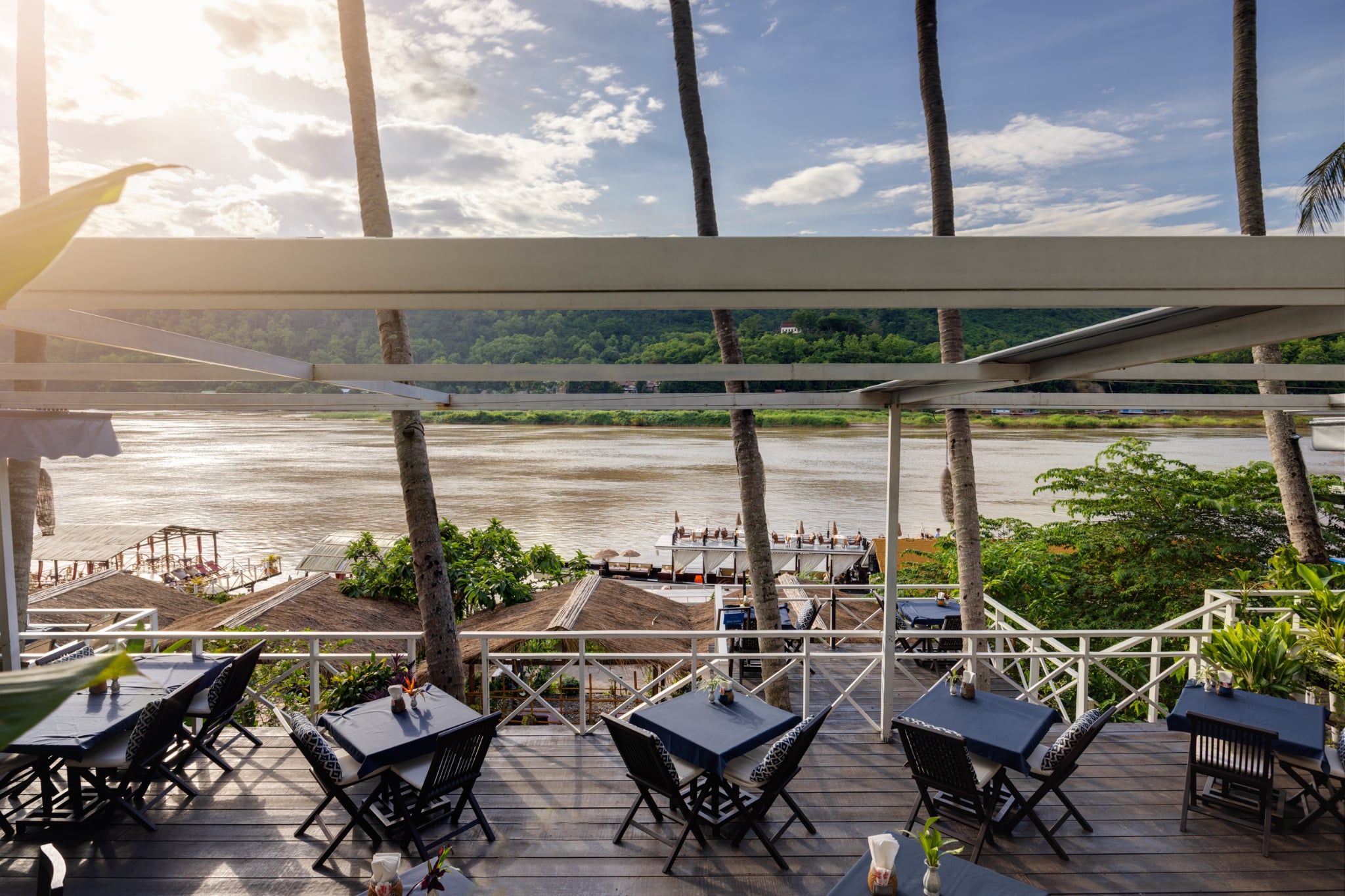 Overview of the riverside terrace